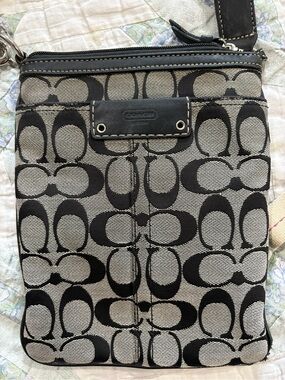 Vintage Coach Black and Cream Signature Crossbody Bag